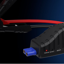 Jump Starter 2000 Starthilfe mit Taschenlampe, Booster und Powerbank Funktion Jump Starter 2000 Starthilfe mit Taschenlampe, Booster und Powerbank Funktion